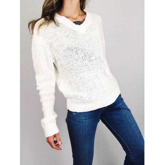 Vintage V-Neck Knit Sweater in Ivory | Size M - Picture 10 of 12